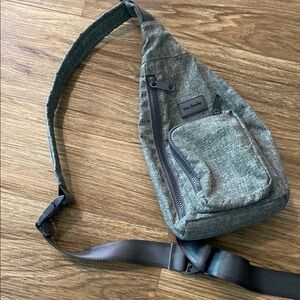 Vera Bradley Women's Lighten Up Sling Backpack Gray Heather One Size.